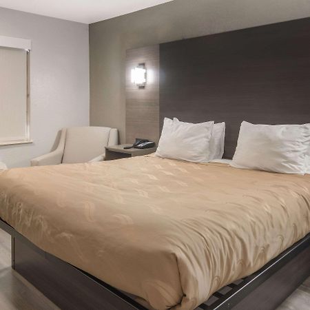 Quality Inn & Suites Fort Worth Buitenkant foto