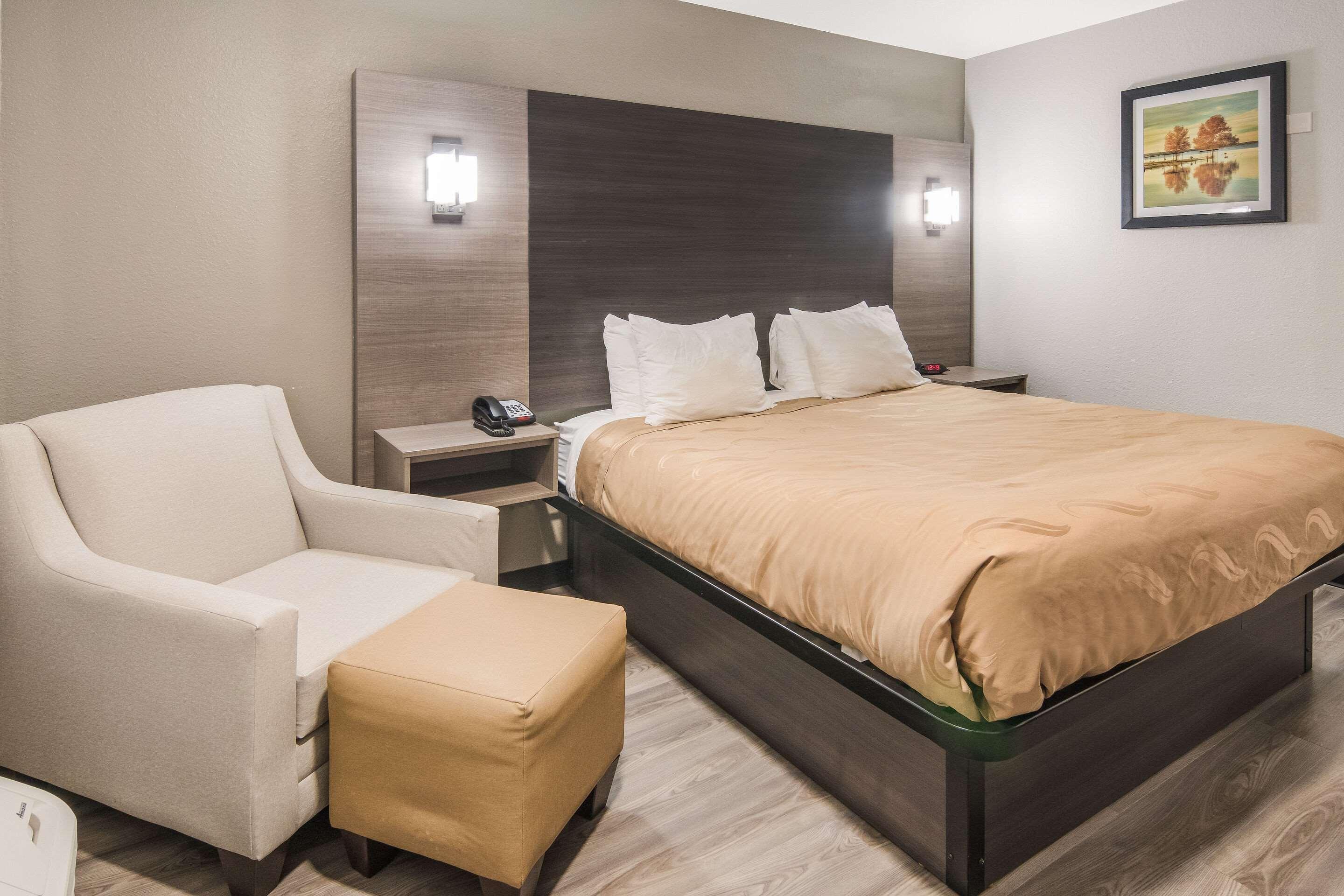 Quality Inn & Suites Fort Worth Buitenkant foto