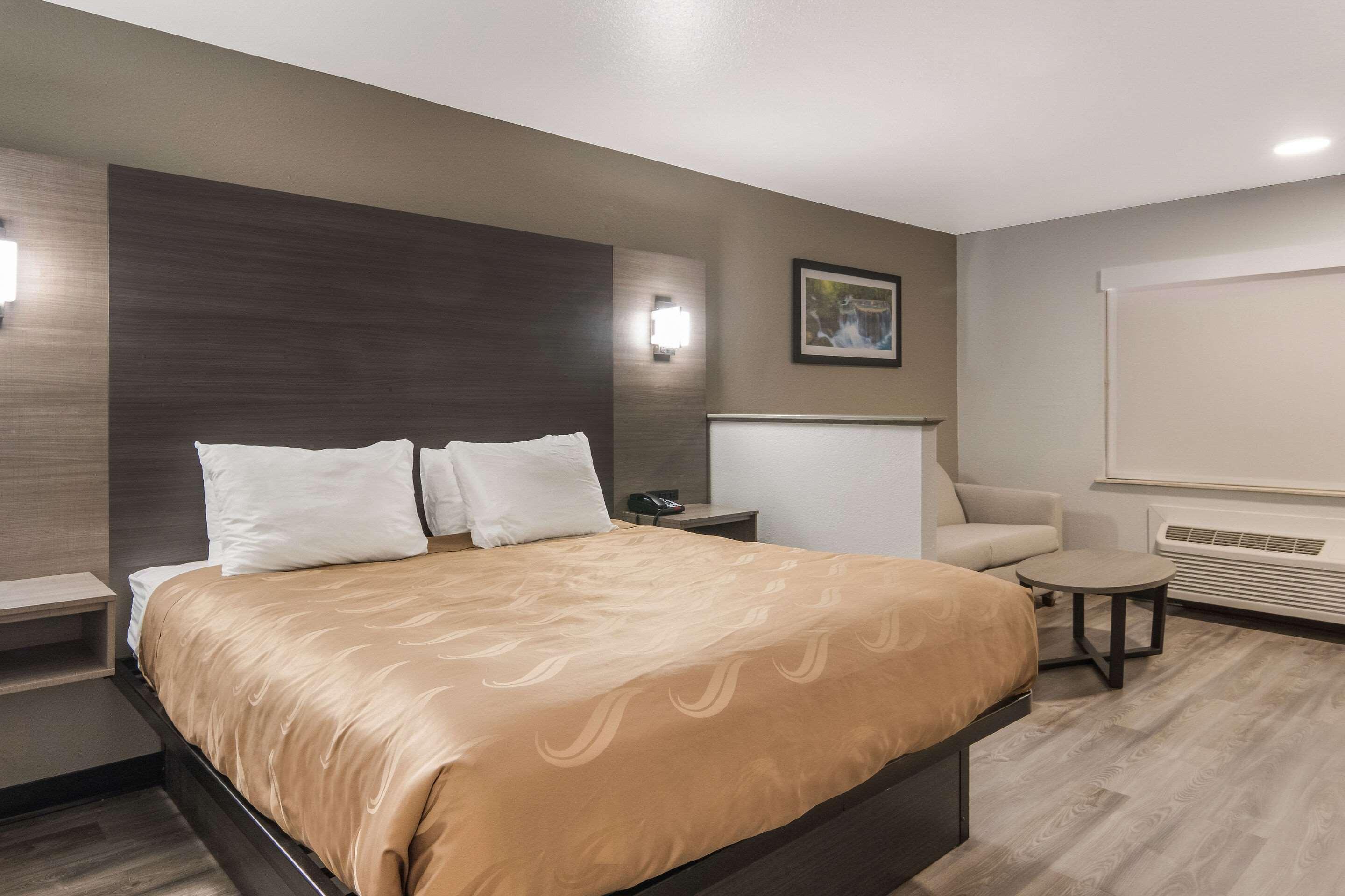 Quality Inn & Suites Fort Worth Buitenkant foto