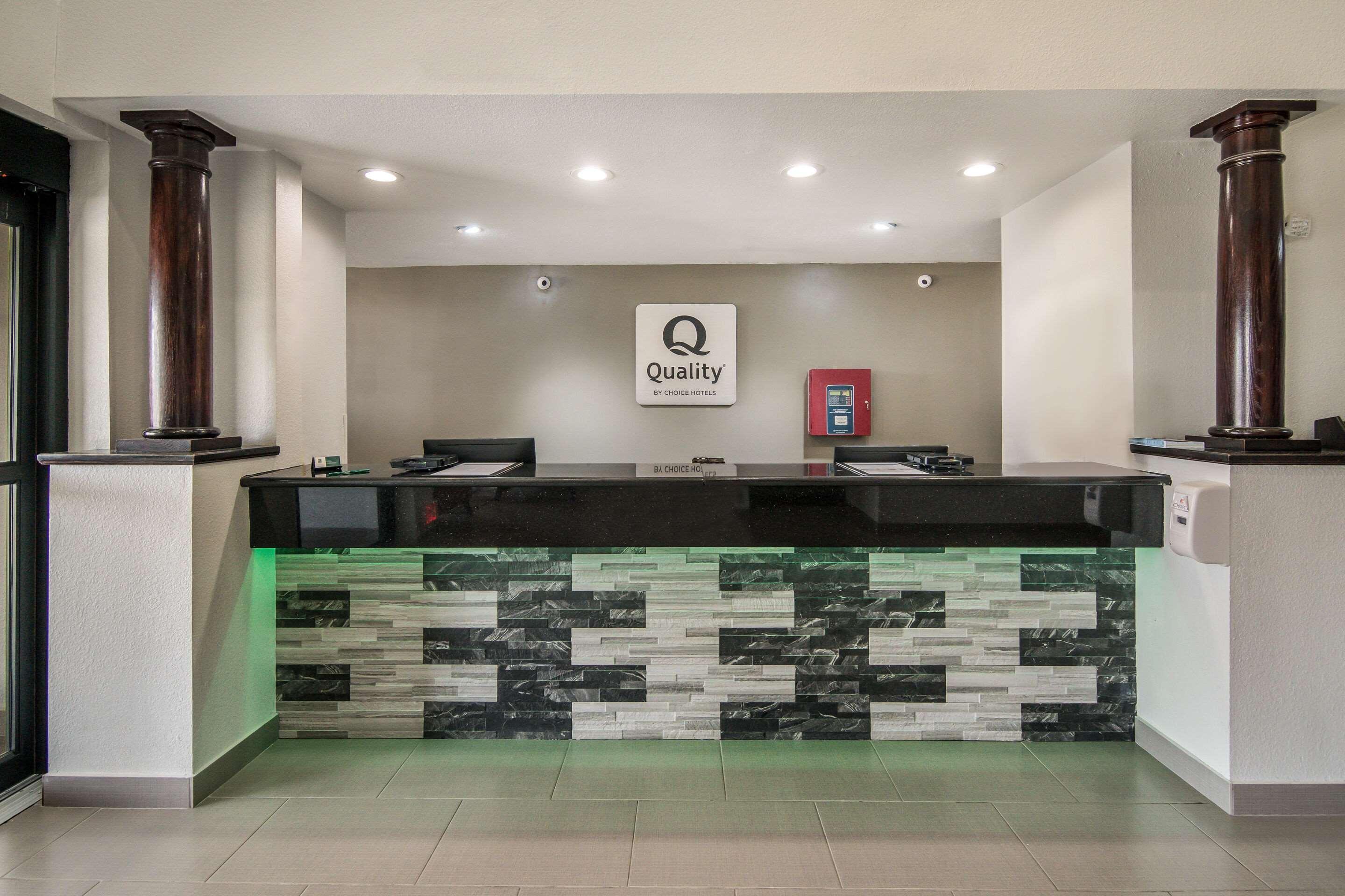 Quality Inn & Suites Fort Worth Buitenkant foto