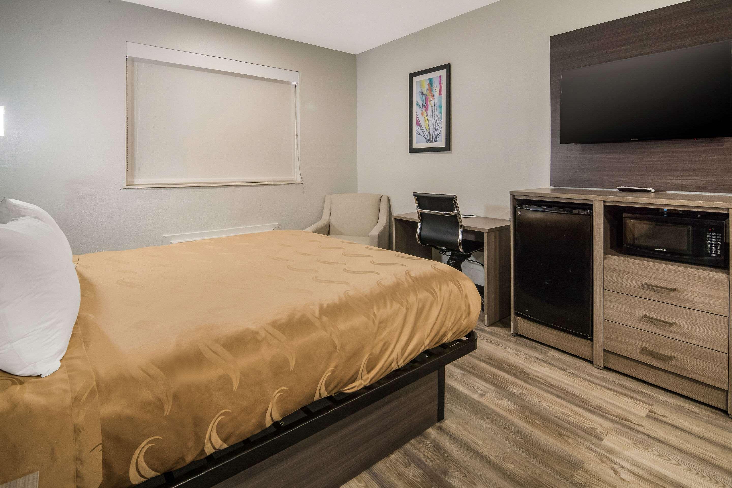 Quality Inn & Suites Fort Worth Buitenkant foto