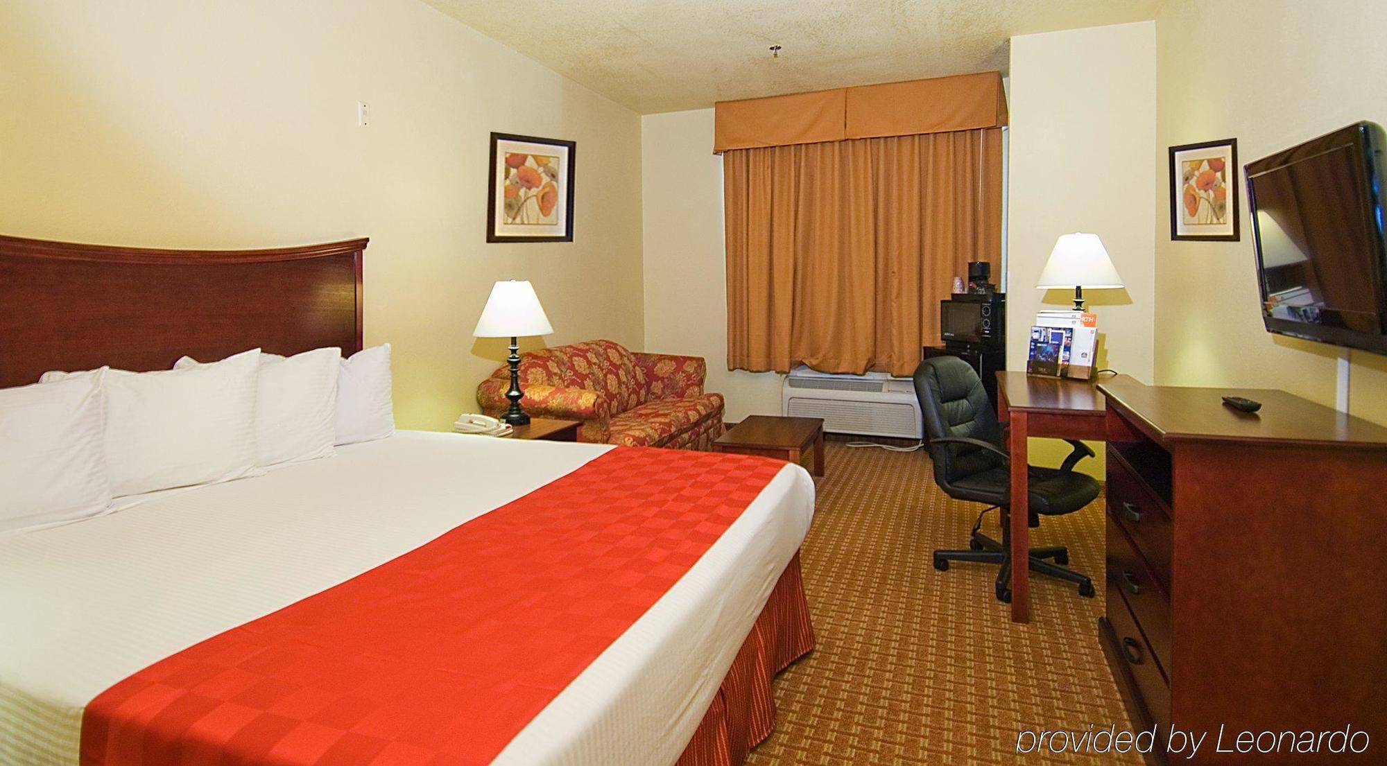 Quality Inn & Suites Fort Worth Buitenkant foto