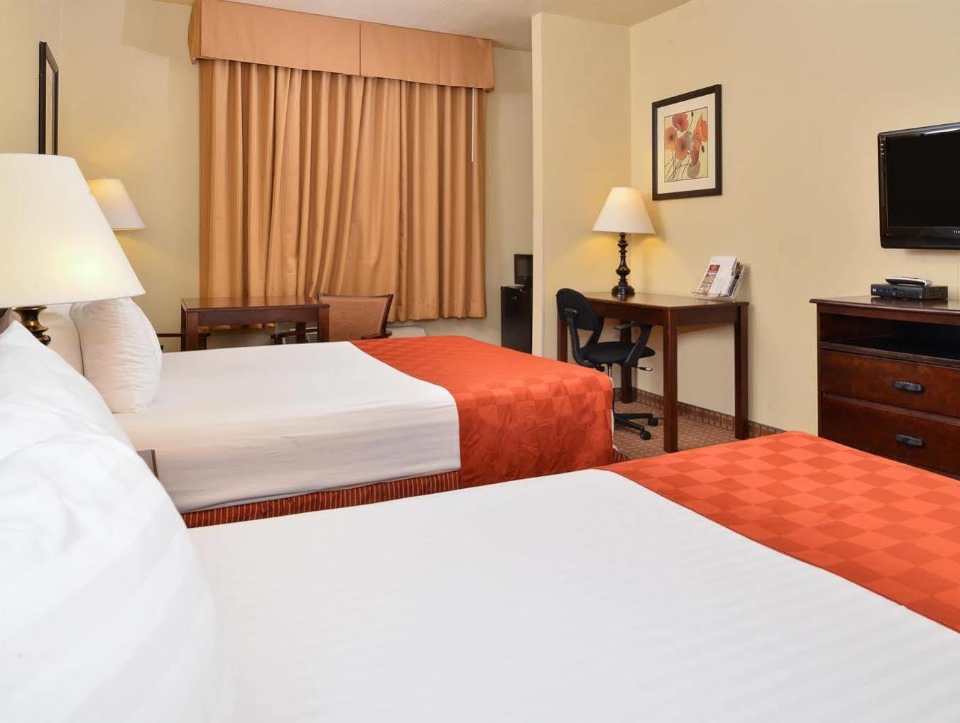 Quality Inn & Suites Fort Worth Buitenkant foto